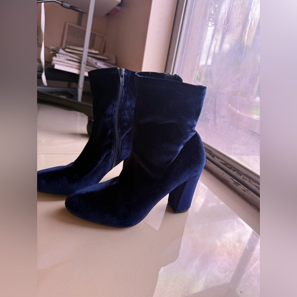 Madden Girl Fantaysa Velvet Bootie (Navy) 6.5 bootie zipper - Picture 8 of 16